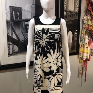 Black and White Floral Sleeveless Dress by Papillon